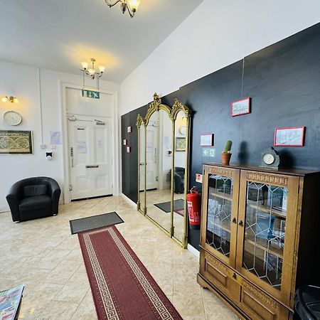 Carlton Court Hotel Истборн Екстериор снимка