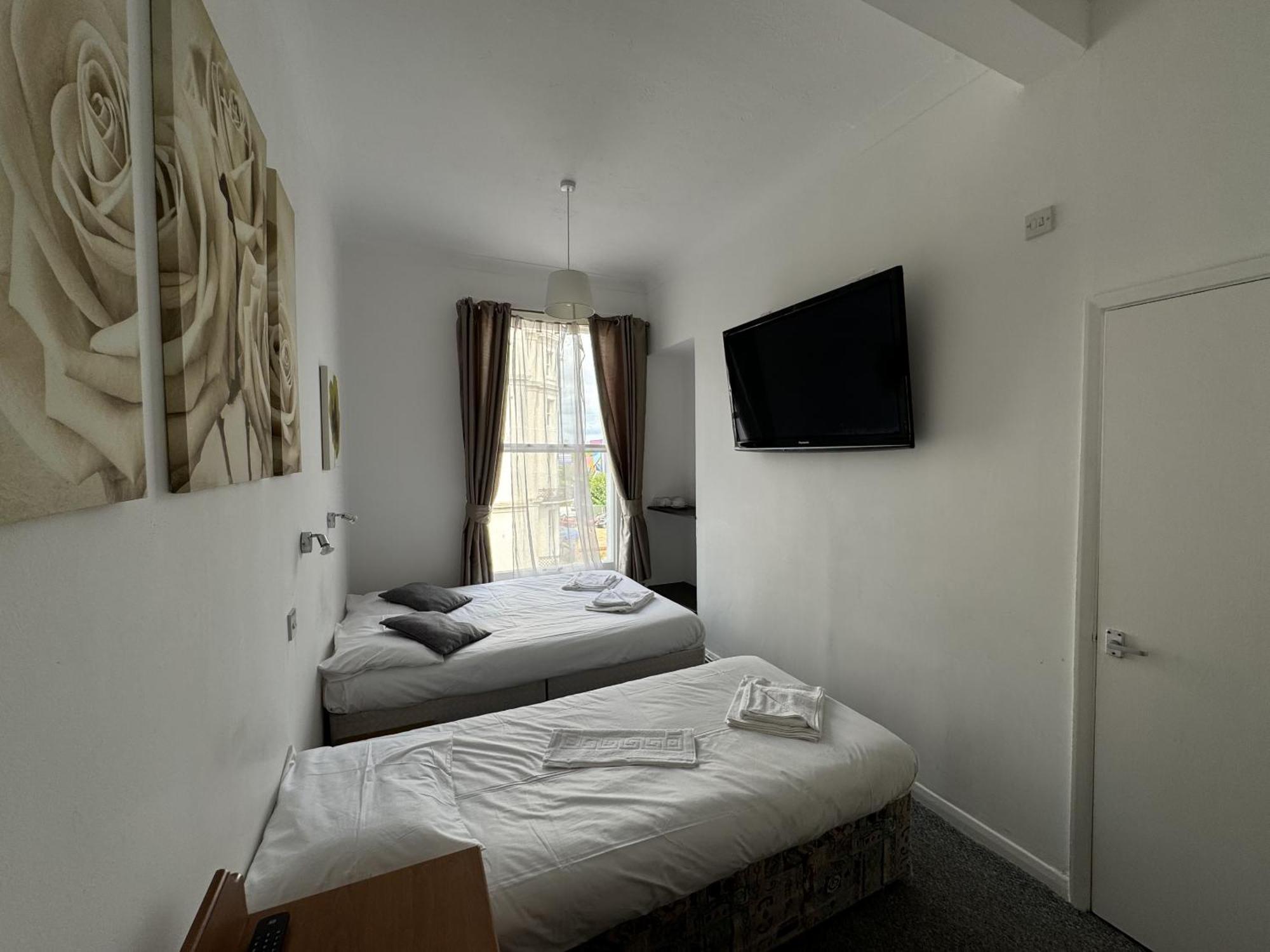 Carlton Court Hotel Истборн Екстериор снимка