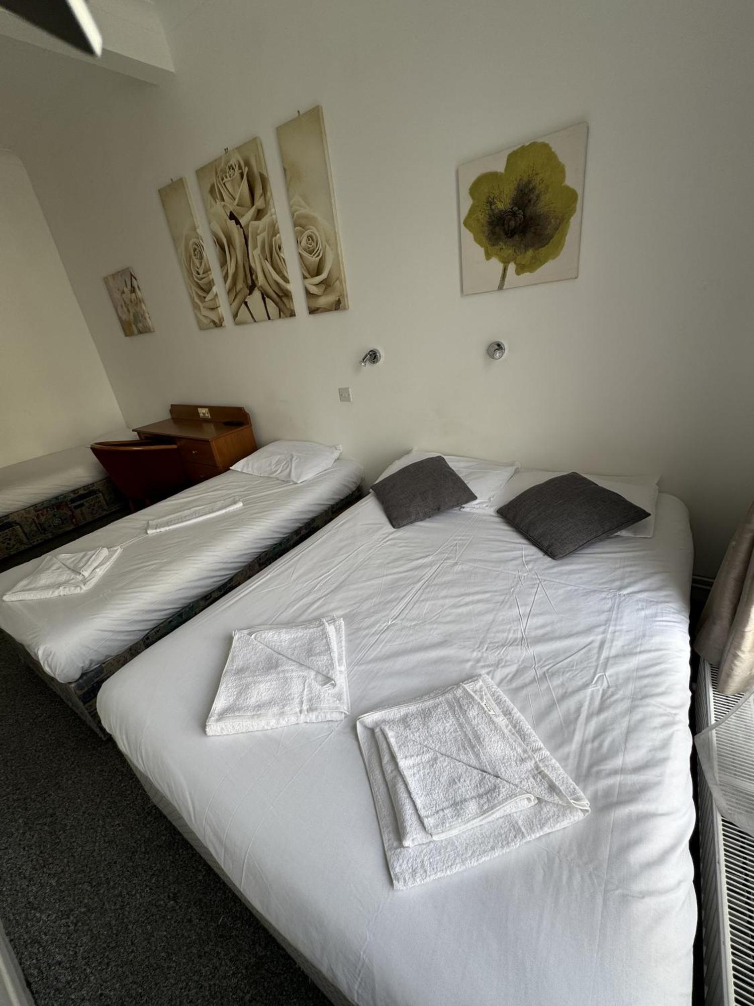 Carlton Court Hotel Истборн Екстериор снимка
