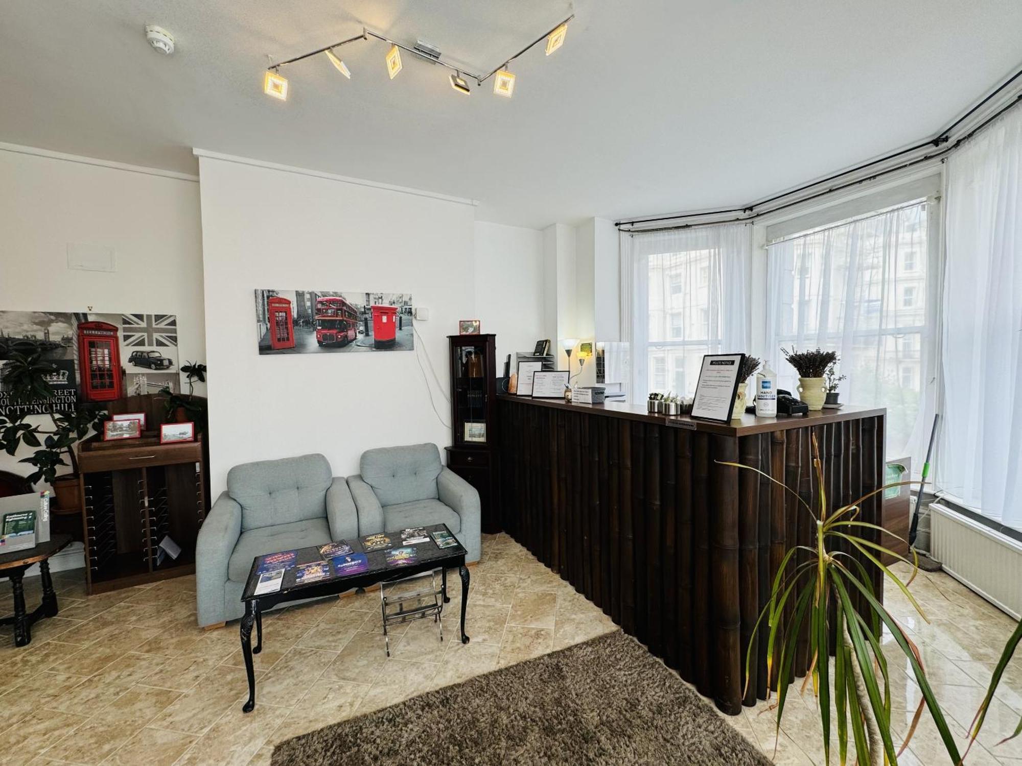 Carlton Court Hotel Истборн Екстериор снимка